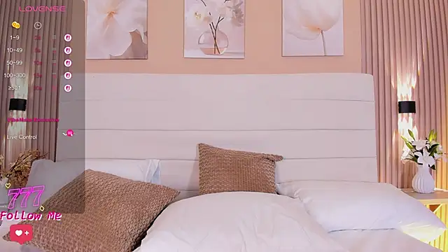 LisaLain Chat XXX live