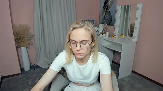 KarinStfleur's Live XXX Chat