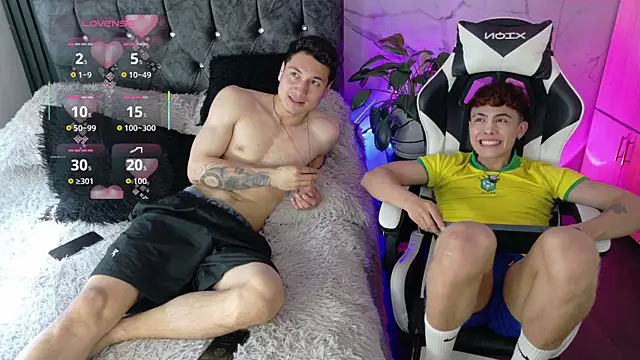 Saimonvela élő XXX-chatje