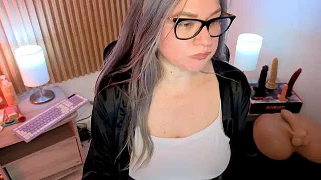 Chat +18 de MarianL0ve ao vivo