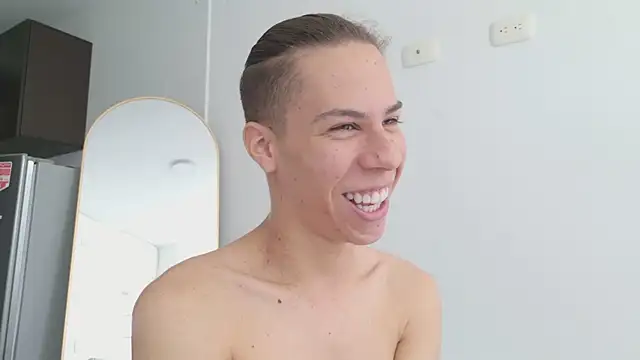 grey___27 élő XXX-chatje