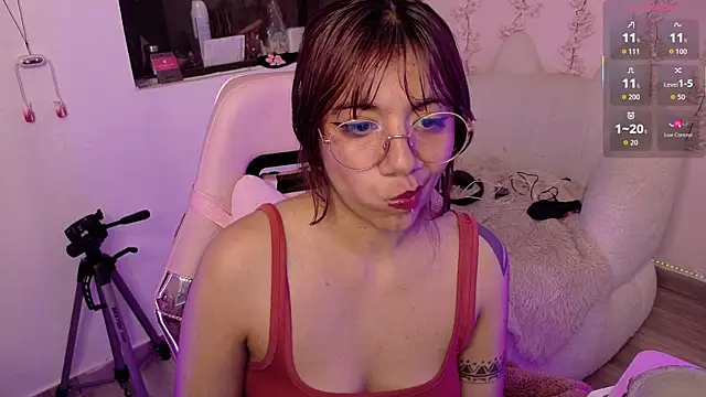 XXX chat uživo modela Nami_usagi
