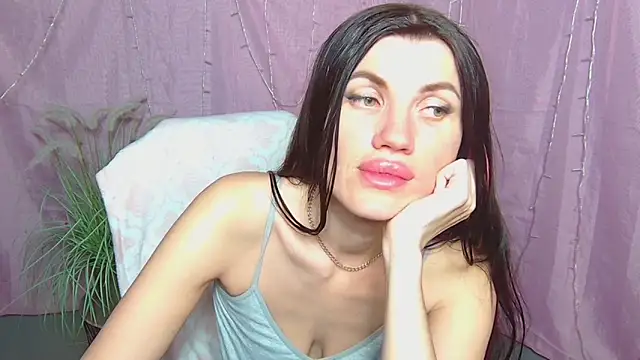 MilaLoona 即時 XXX 聊天