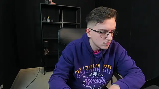 FelixStarkk 在線直播表演