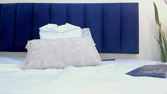 แชท XXX สดของ mayaevansmg