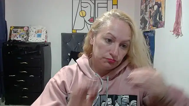 emperabigbootybigassのライブXXXチャット