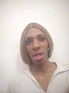 lucianadolll webkamerás műsora