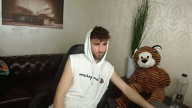 KyloEast webkamerás műsora