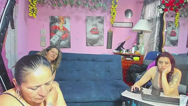 lesbiancuple's Webcam Show