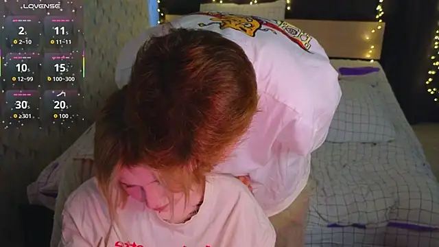 two_gerls_here Show in webcam