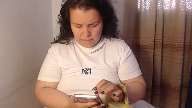 Chat +18 de agathamiller01 ao vivo