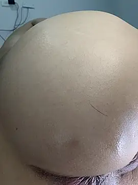 Chat XXX en directo de estrella_tasty