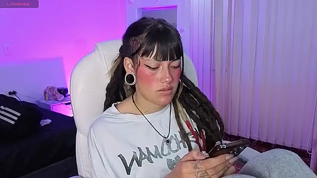 Chat +18 de _sharlotte777 ao vivo