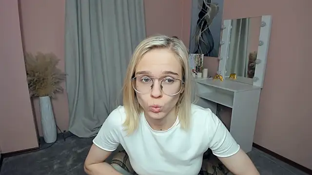 KarinStfleur Chat XXX live