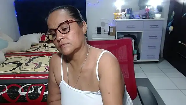 pervert_mommy_'s Live XXX Chat