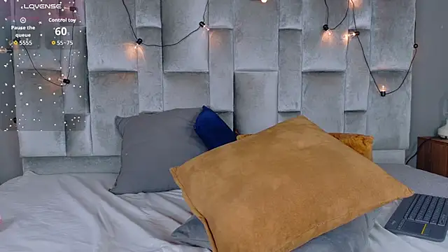 AnnieRouse__'s Live XXX Chat