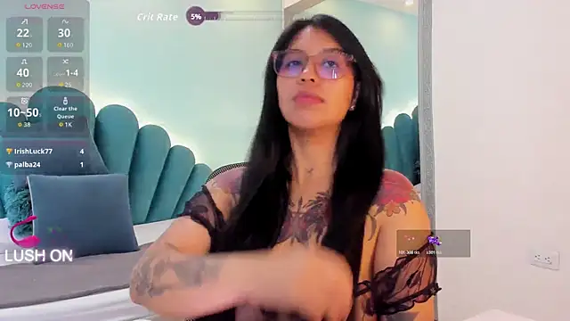 sharlott18's Live XXX Chat