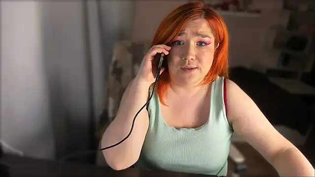 Vi-Vixen's Live XXX Chat