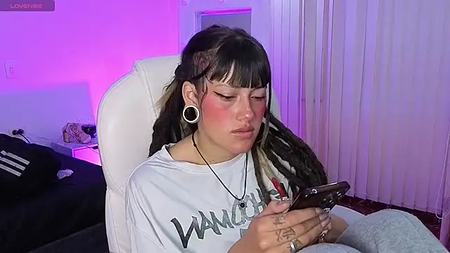 _sharlotte777 élő XXX-chatje