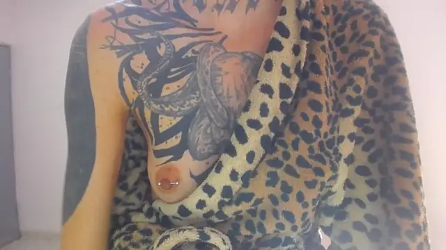 دردشة barbara_anal_squirt_ الجنسية المباشرة