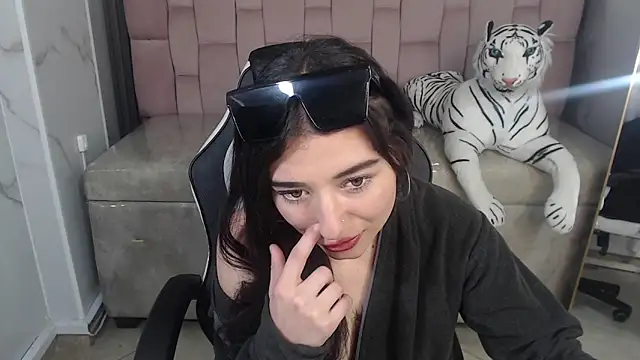 Erika_Suarez_b Chat XXX in diretta