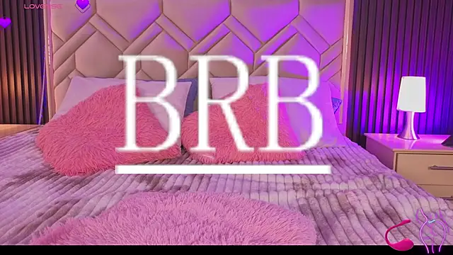 Chat +18 de MiaaFarrel ao vivo