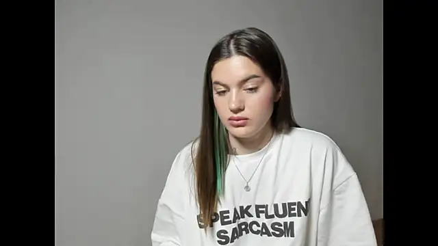 NikkieKitty Adlı Modelin Canlı XXX Sohbeti