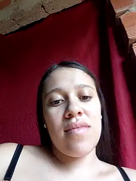 lachiki_plus' Live XXX Chat