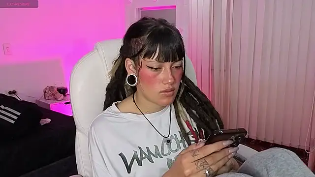 Chat +18 de _sharlotte777 ao vivo