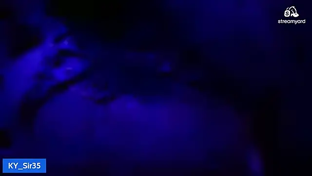 Pertunjukan Kamera Web KY_Sir35