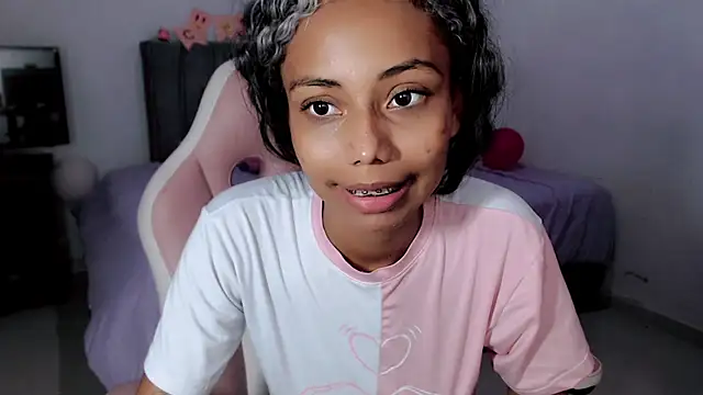 Chatroom XXX en direct de linda_brown_