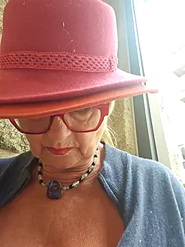 Hot-Muci élő XXX-chatje