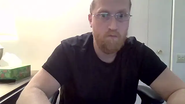 Show modela tytheexhibionist na web-kameri