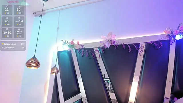 แชท XXX สดของ antonelllepiercee