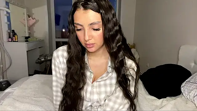 แชท XXX สดของ AlvinaMair