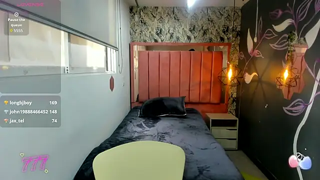 Zoe__Taylor__ 现场XXX聊天