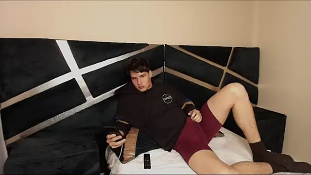 Chatroom XXX en direct de SEXYBOY_VC