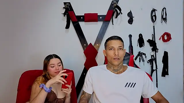 Show modela Hana_and_Zeta2026 na web-kameri