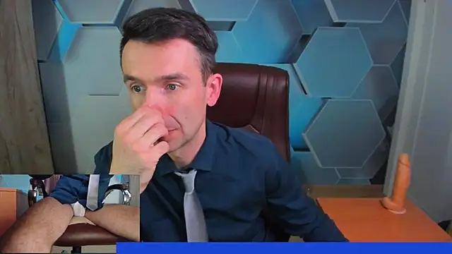 SteveTiger élő XXX-chatje