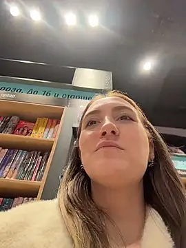 XXX chat uživo modela Tiny_Anny