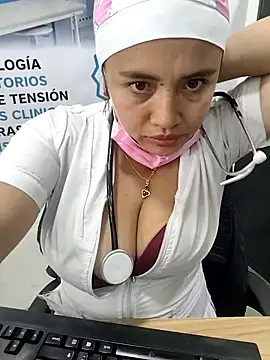 Show modela Nurse_Alice-7 na web-kameri