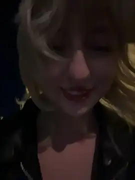 Chatroom XXX en direct de RonnieKiss