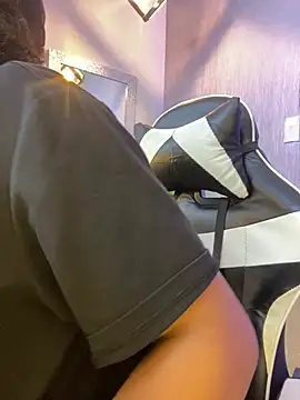 Brand_Collins Show in webcam