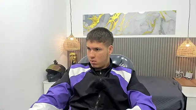 Pertunjukan Kamera Web AlessandroFranco