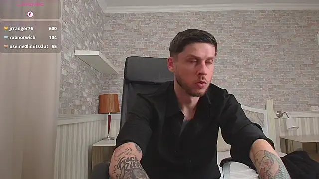 Онлайн чат XXX JonahShaw