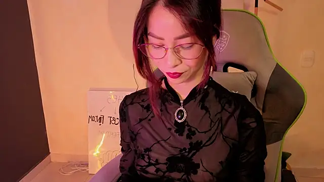 rosse_98_ Adlı Modelin Canlı XXX Sohbeti