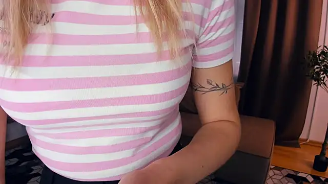 แชท XXX สดของ AndraQuella