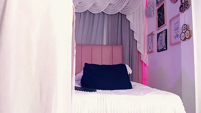 IsabelleDaza élő XXX-chatje