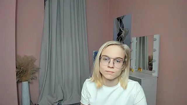 Chatroom XXX en direct de KarinStfleur