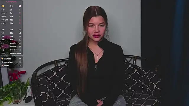 DelenaRinesのライブXXXチャット